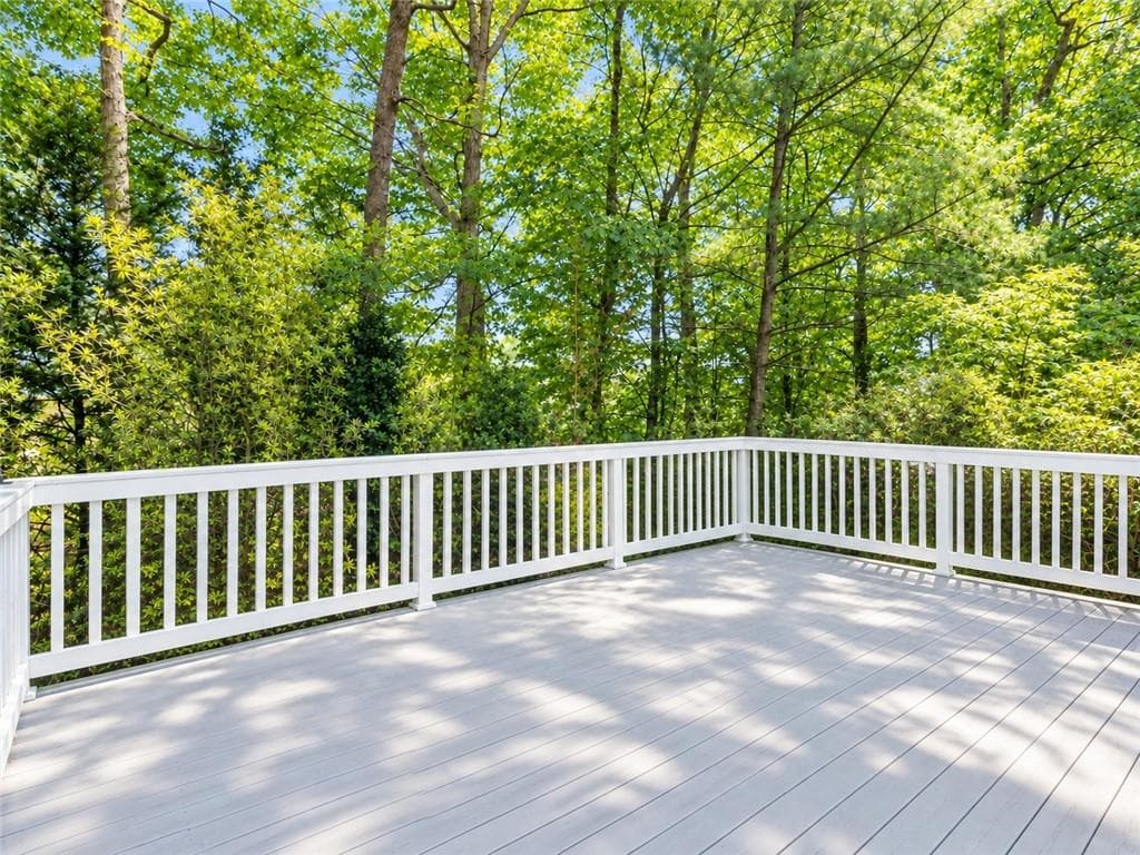 3 bedroom, 3 bathroom, 3,063 sq ft single family residence for sale at 5075 Harbour Ridge Drive, Alpharetta, GA 30005 — photo 3