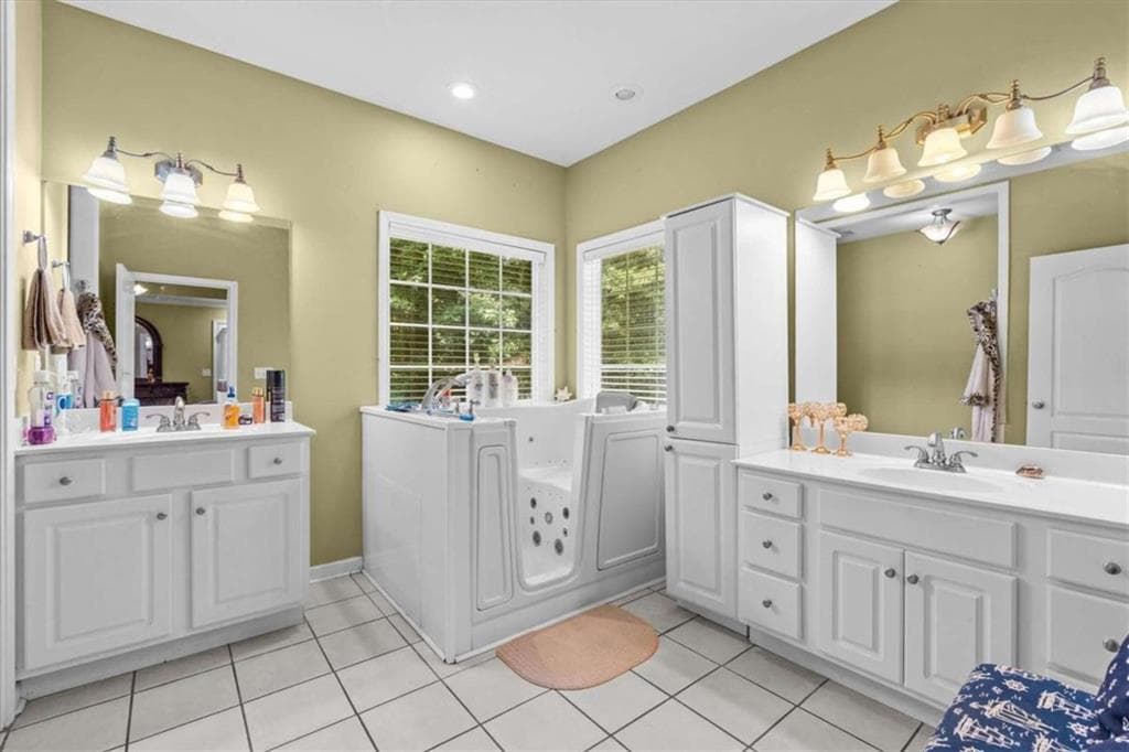 4 bedroom, 3 bathroom, 2,758 sq ft single family residence for sale at 4050 Golfview Court, Villa Rica, GA 30180 — photo 9