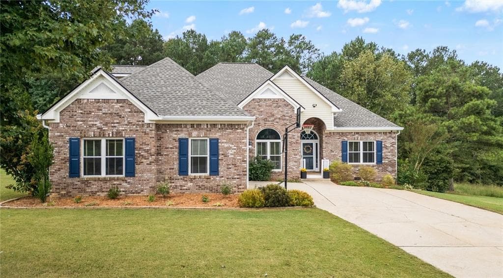 4 bedroom, 3 bathroom, 2,612 sq ft single family residence under contract at 5025 Starla Lane, Douglasville, GA 30135