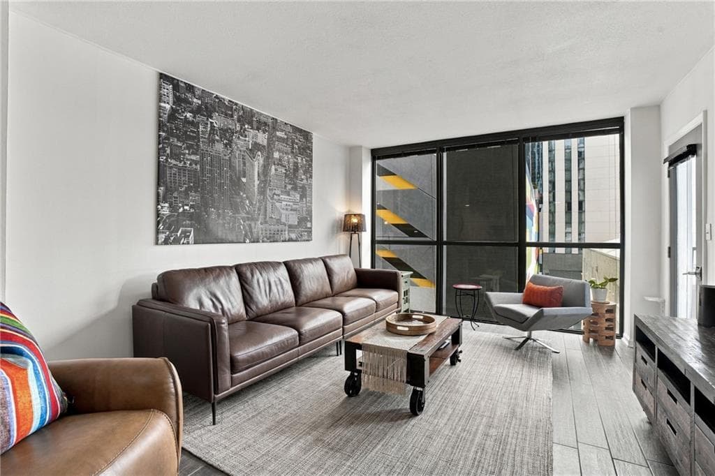 1 bedroom, 1 bathroom, 772 sq ft condominium for sale at 1280 W Peachtree Street 812, Atlanta, GA 30309 — photo 4