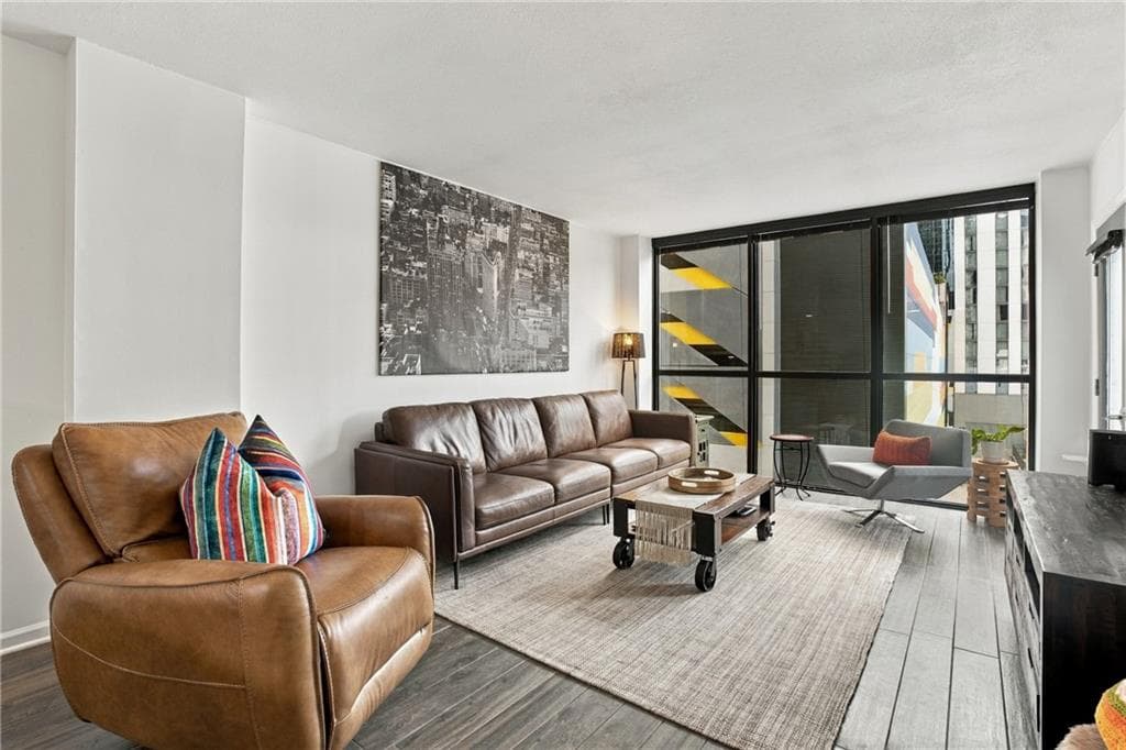 1 bedroom, 1 bathroom, 772 sq ft condominium for sale at 1280 W Peachtree Street 812, Atlanta, GA 30309 — photo 3