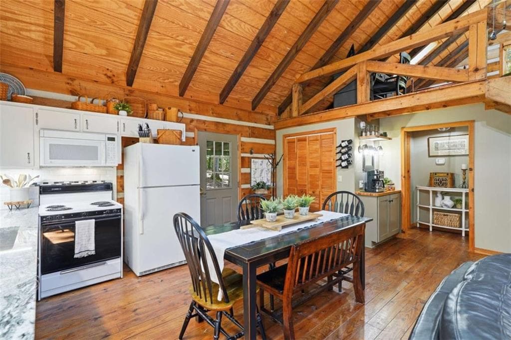 3 bedroom, 2 bathroom, 1,872 sq ft single family residence for sale at 46 Gooseberry Trail, Blue Ridge, GA 30513 — photo 3