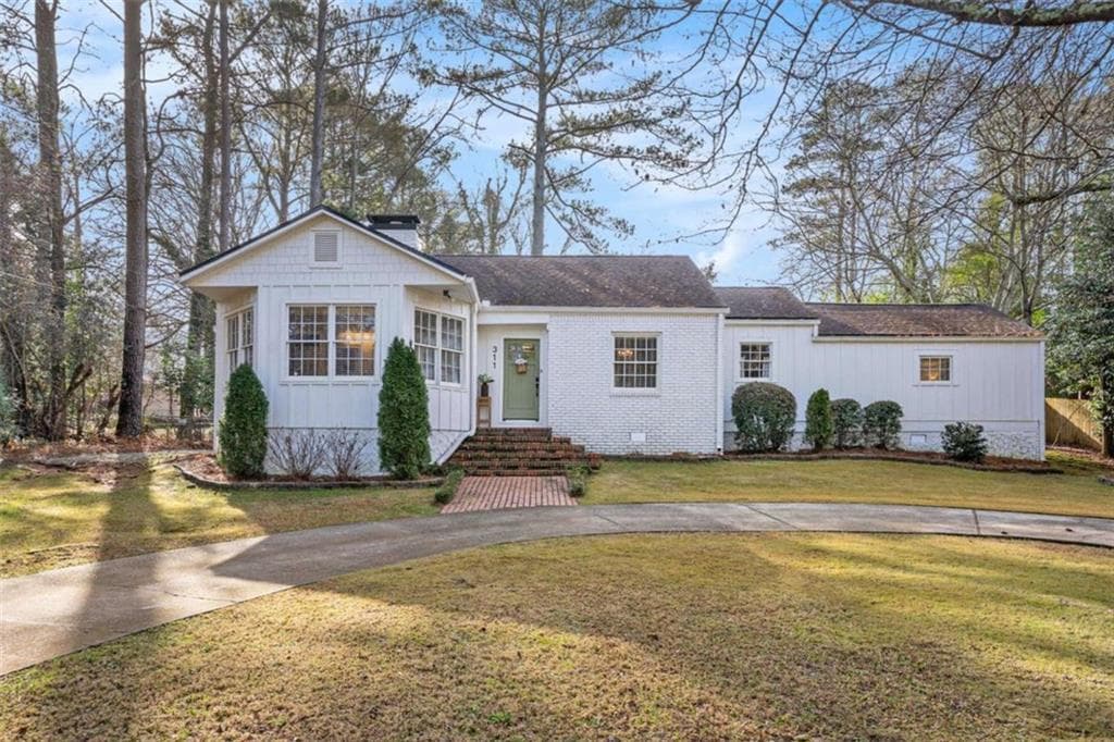 3 bedroom, 3 bathroom, 1,954 sq ft single family residence for sale at 311 Burke Circle, Mcdonough, GA 30253 — photo 2