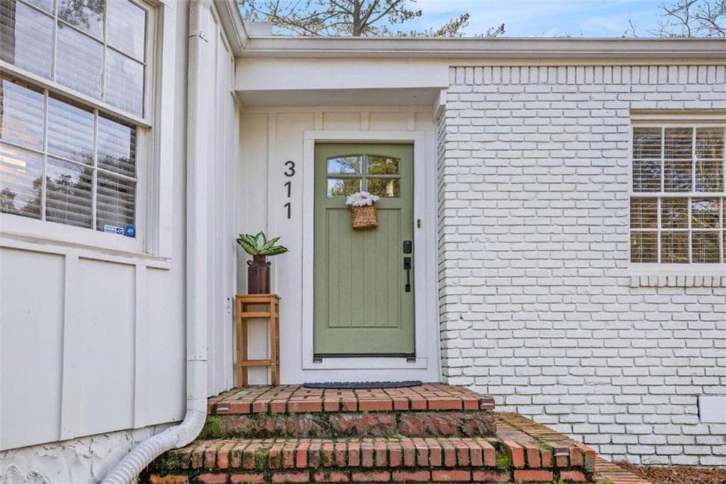 3 bedroom, 3 bathroom, 1,954 sq ft single family residence for sale at 311 Burke Circle, Mcdonough, GA 30253 — photo 3