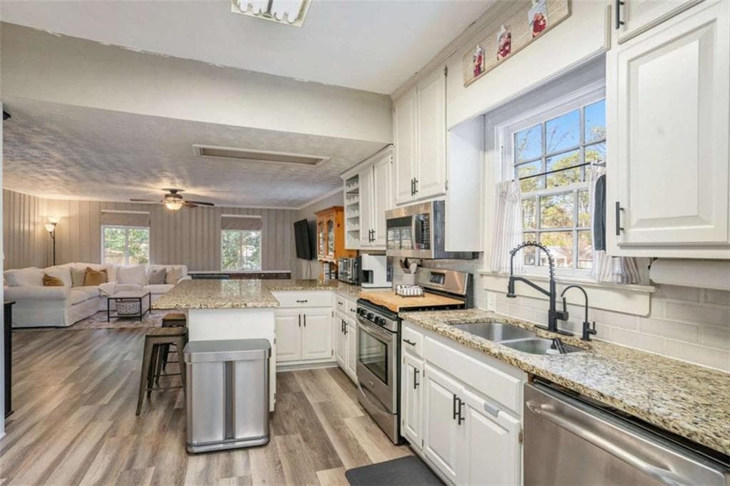 3 bedroom, 3 bathroom, 1,954 sq ft single family residence for sale at 311 Burke Circle, Mcdonough, GA 30253 — photo 9