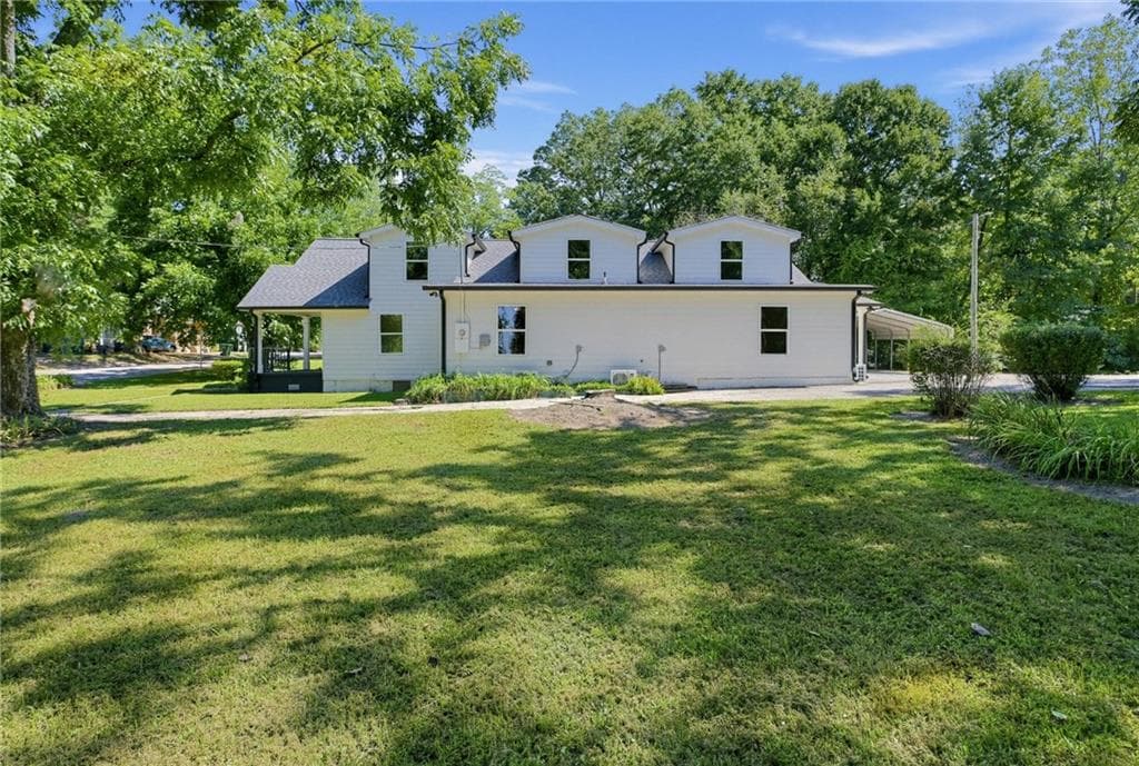 5 bedroom, 4 bathroom, 3,738 sq ft single family residence for sale at 134 E 5th Street, Monroe, GA 30655 — photo 4