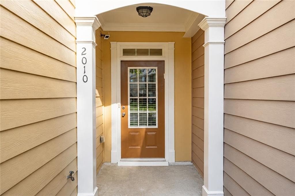 3 bedroom, 3 bathroom, 1,981 sq ft townhouse for sale at 2010 Ellison Way, Kennesaw, GA 30152 — photo 3