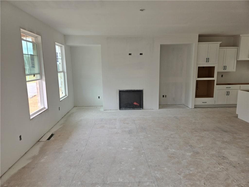 4 bedroom, 4 bathroom, 3,429 sq ft single family residence for sale at 983 Homepark Circle, Buford, GA 30518 — photo 4