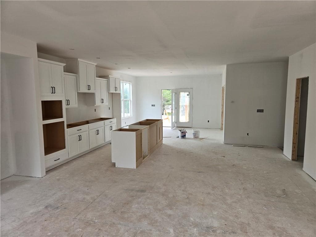 4 bedroom, 4 bathroom, 3,429 sq ft single family residence for sale at 983 Homepark Circle, Buford, GA 30518 — photo 5