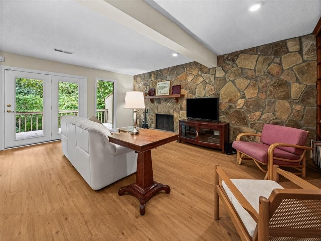 2 bedroom, 2 bathroom, 1,422 sq ft townhouse for sale at 1237 Druid Knoll Drive, Brookhaven, GA 30319 — photo 4
