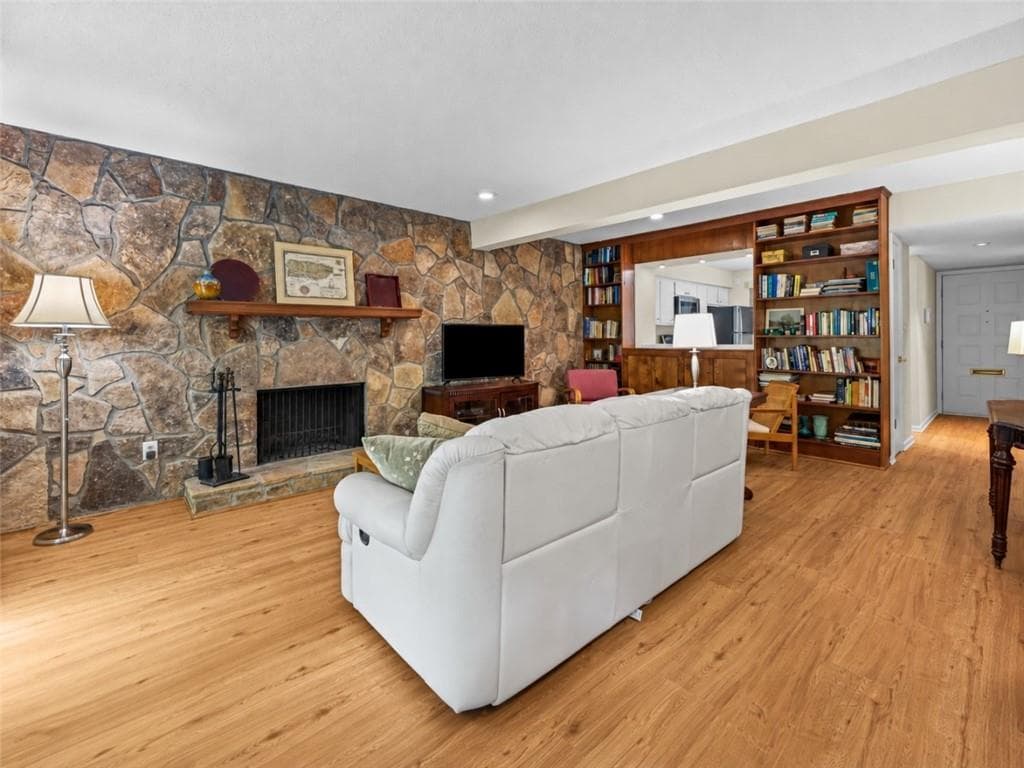 2 bedroom, 2 bathroom, 1,422 sq ft townhouse for sale at 1237 Druid Knoll Drive, Brookhaven, GA 30319 — photo 5
