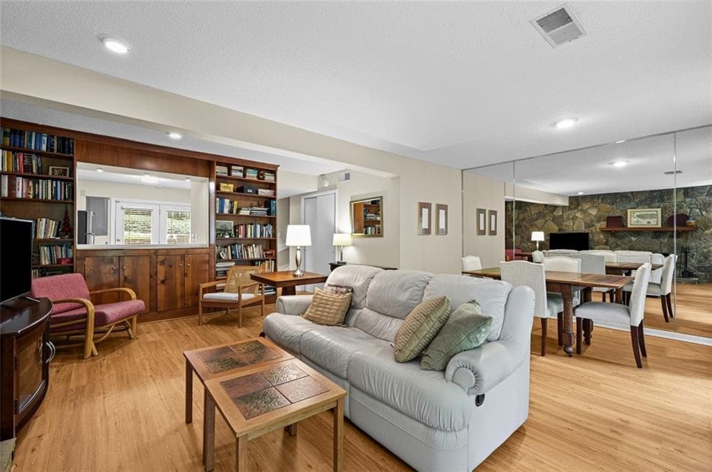 2 bedroom, 2 bathroom, 1,422 sq ft townhouse for sale at 1237 Druid Knoll Drive, Brookhaven, GA 30319 — photo 6