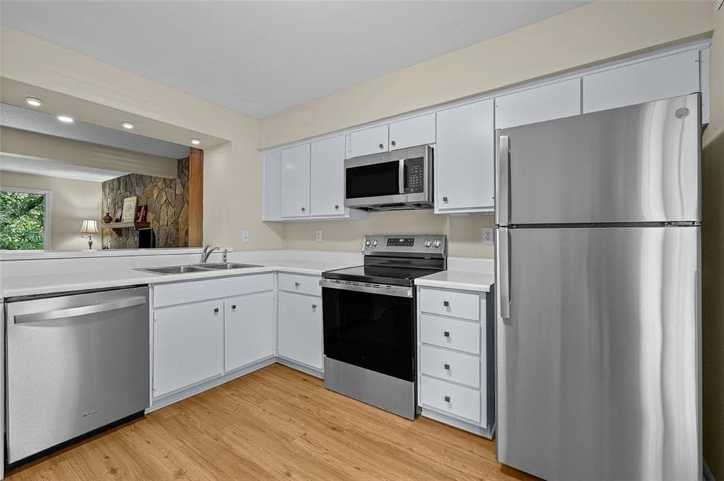 2 bedroom, 2 bathroom, 1,422 sq ft townhouse for sale at 1237 Druid Knoll Drive, Brookhaven, GA 30319 — photo 10