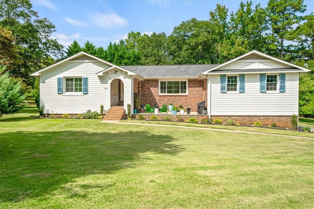 3 bedroom, 4 bathroom, 2,604 sq ft home for sale at 700 John Ward Road, Marietta, GA