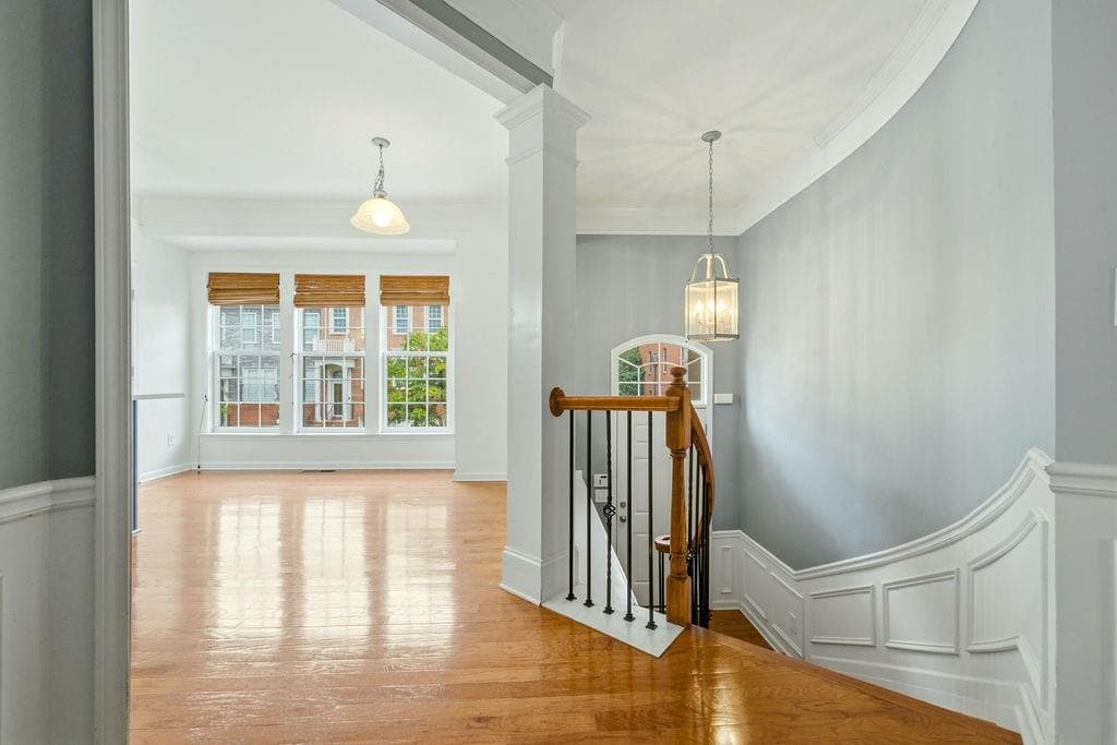 4 bedroom, 4 bathroom, 2,404 sq ft townhouse for sale at 4624 Wehunt Commons Drive 9, Smyrna, GA 30082 — photo 4
