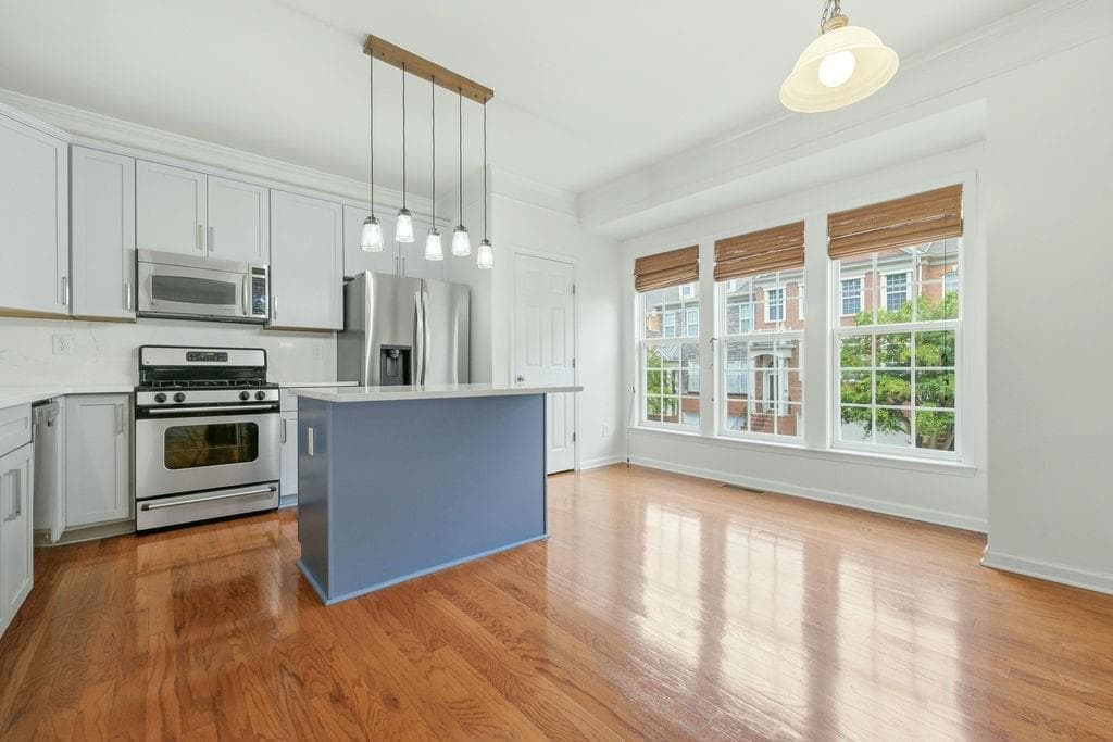 4 bedroom, 4 bathroom, 2,404 sq ft townhouse for sale at 4624 Wehunt Commons Drive 9, Smyrna, GA 30082 — photo 5