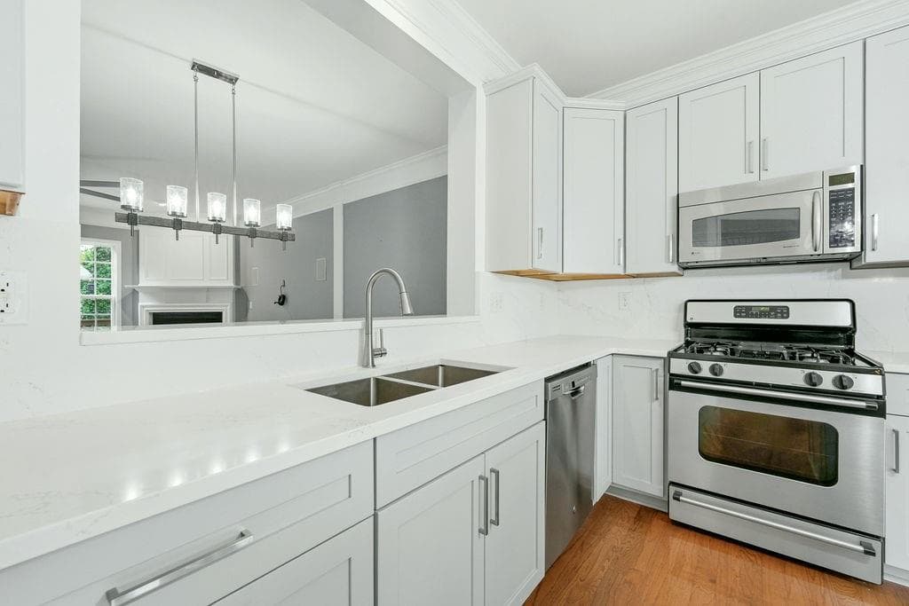 4 bedroom, 4 bathroom, 2,404 sq ft townhouse for sale at 4624 Wehunt Commons Drive 9, Smyrna, GA 30082 — photo 8