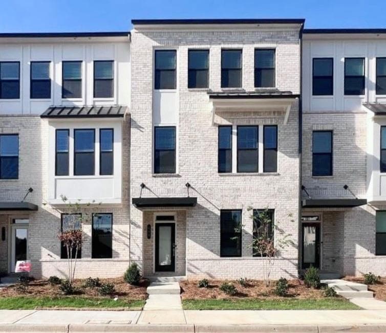 4 bedroom, 4 bathroom, 2,359 sq ft townhouse for rent at 606 Alder Creek Way, Cumming, GA 30040 for $2,895 a month