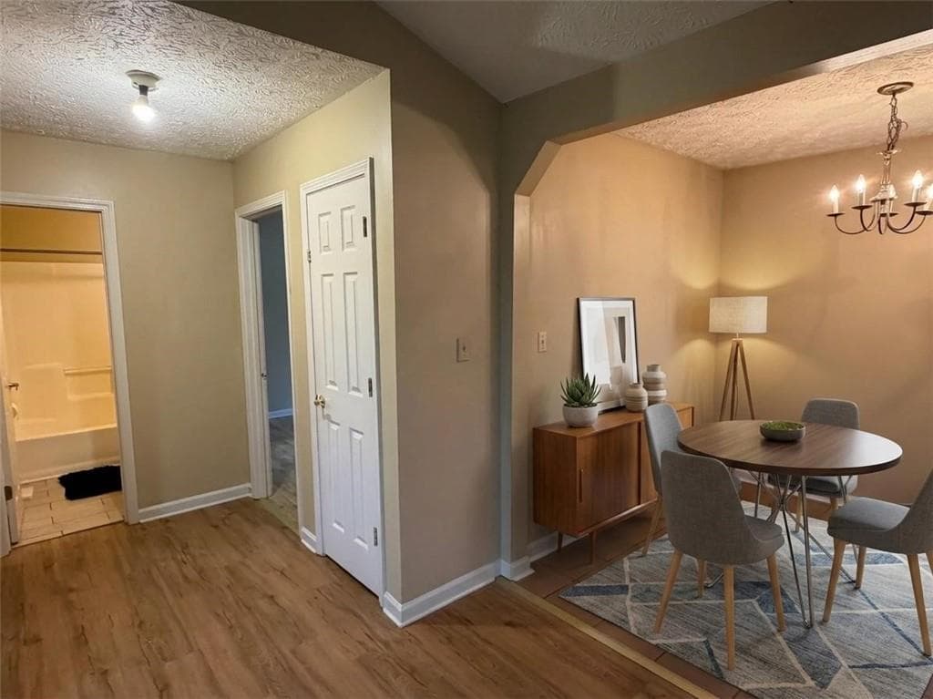 3 bedroom, 2 bathroom, 1,118 sq ft single family residence for sale at 122 Oriole Drive, Jonesboro, GA 30238 — photo 7