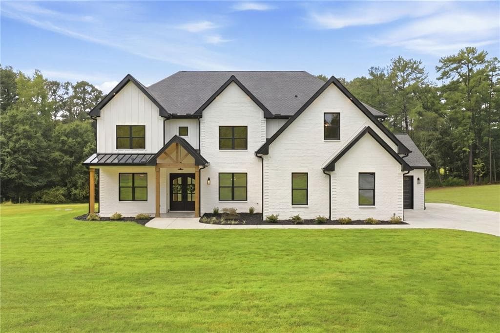 5 bedroom, 5 bathroom, 4,437 sq ft single family residence under contract at 2087 Creek Nation Road, Jefferson, GA 30549 — photo 2