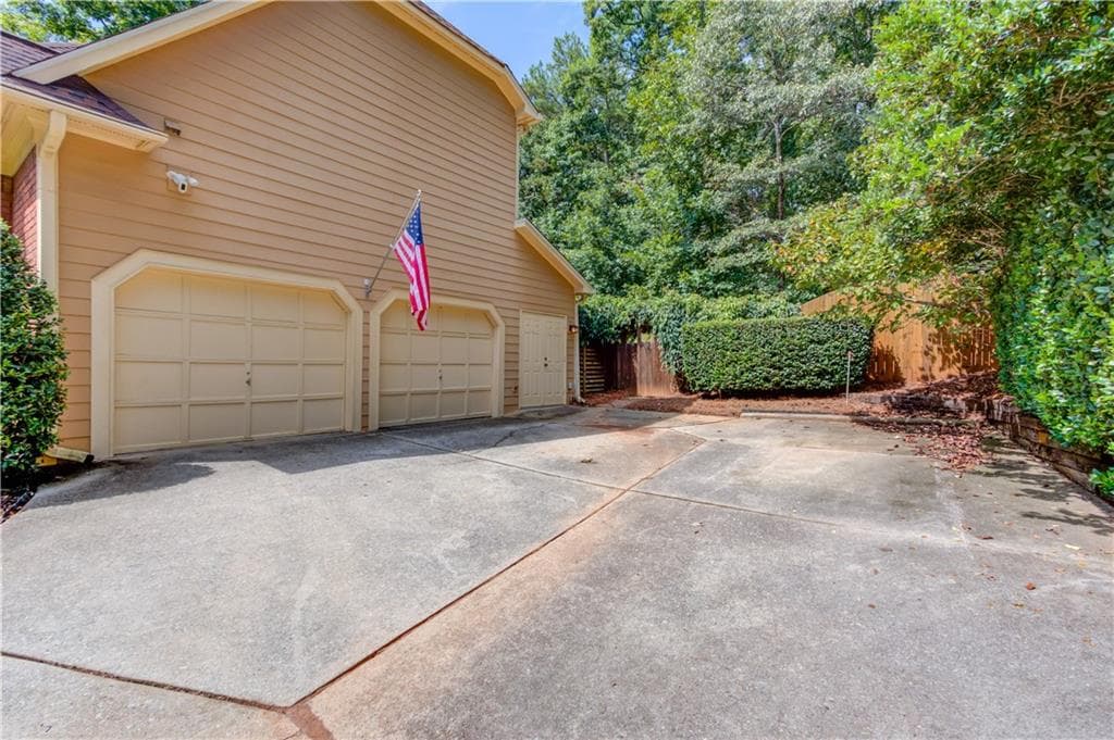 4 bedroom, 3 bathroom, 3,402 sq ft single family residence for sale at 775 Woodrow Drive, Lawrenceville, GA 30043 — photo 4
