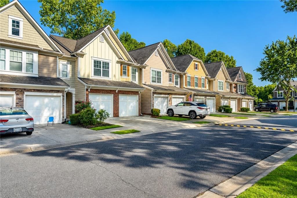 3 bedroom, 3 bathroom, 1,981 sq ft townhouse for sale at 2010 Ellison Way, Kennesaw, GA 30152 — photo 2
