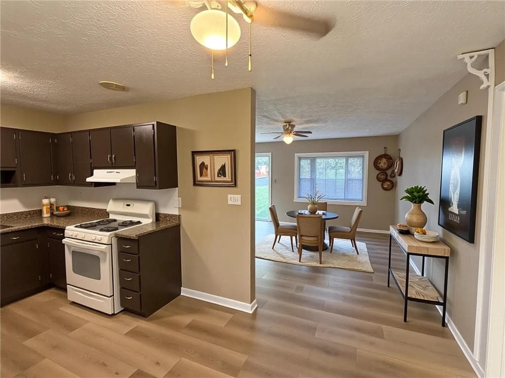 3 bedroom, 2 bathroom, 1,144 sq ft single family residence for sale at 1345 Labelle Street, Jonesboro, GA 30238 — photo 6