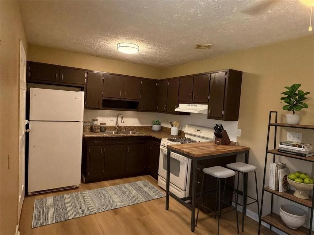 3 bedroom, 2 bathroom, 1,144 sq ft single family residence for sale at 1345 Labelle Street, Jonesboro, GA 30238 — photo 10