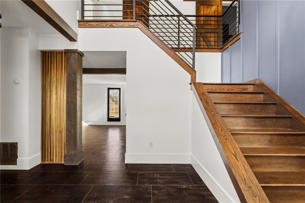 4 bedroom, 3 bathroom, 2,840 sq ft single family residence for sale at 425 Mikasa Drive, Johns Creek, GA 30022 — photo 3