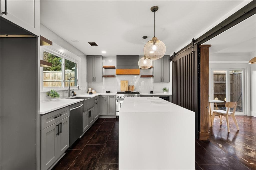 4 bedroom, 3 bathroom, 2,840 sq ft single family residence for sale at 425 Mikasa Drive, Johns Creek, GA 30022 — photo 5