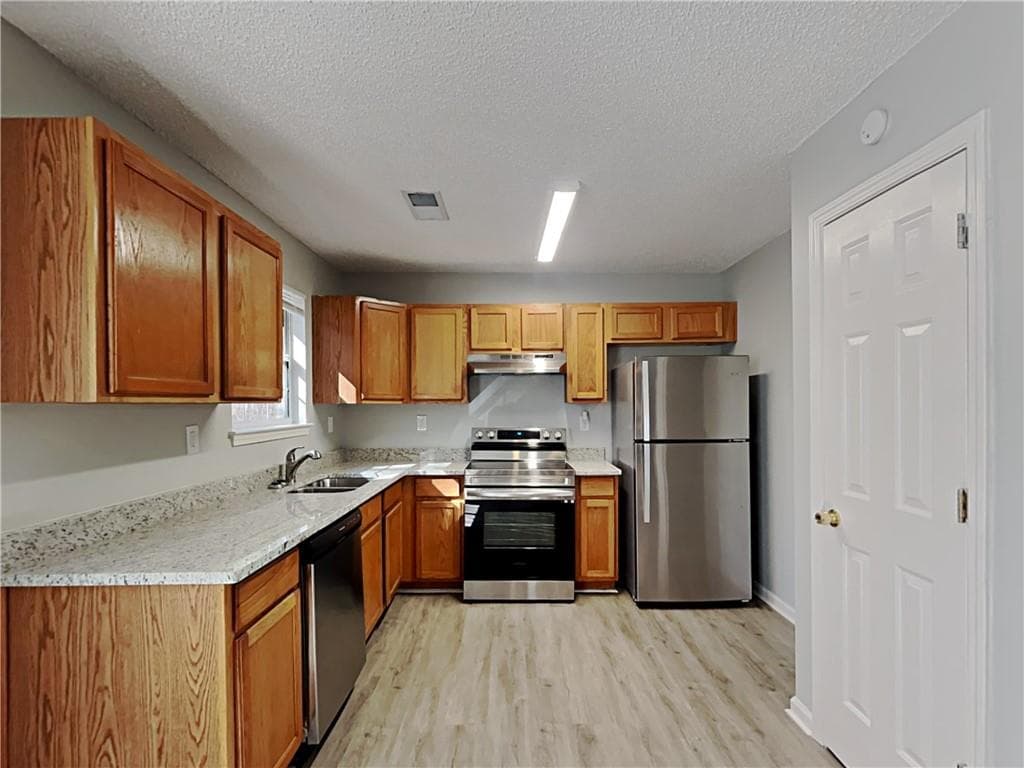 3 bedroom, 3 bathroom, 1,684 sq ft single family residence for rent at 7010 Mahogany Drive, Fairburn, GA 30213 for $1,995 a month — photo 2