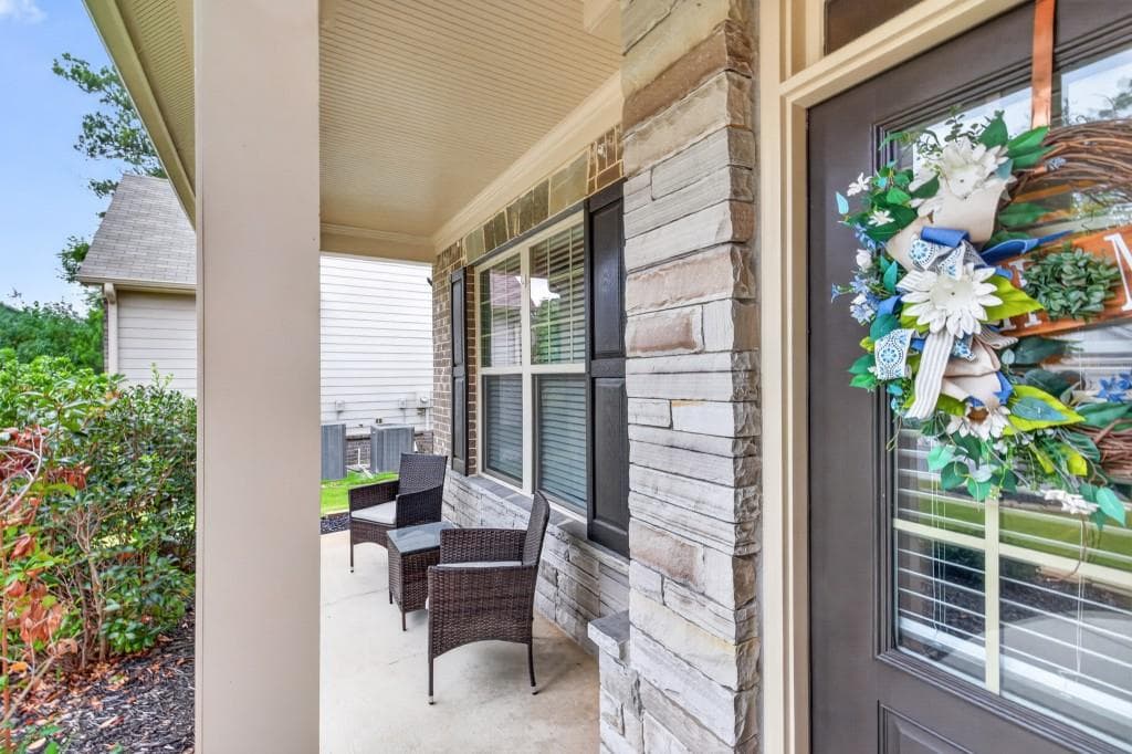 4 bedroom, 4 bathroom, 2,748 sq ft single family residence for sale at 1908 Lakeview Bend Way, Buford, GA 30519 — photo 4