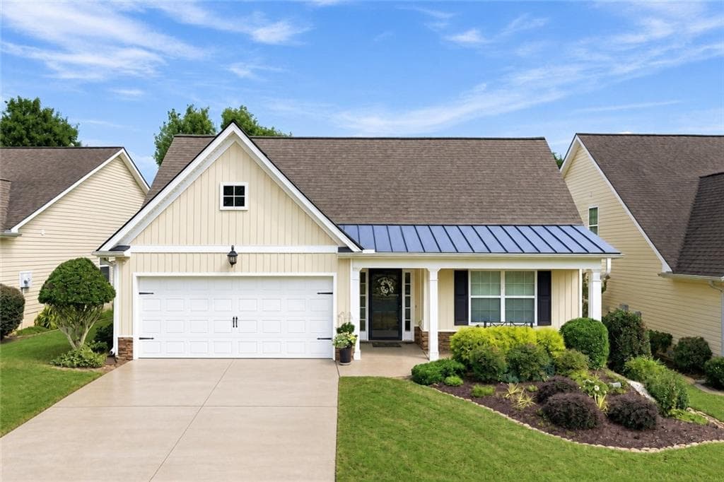 3 bedroom, 2 bathroom, 2,061 sq ft single family residence for sale at 128 Village Drive, Canton, GA 30114 — photo 2
