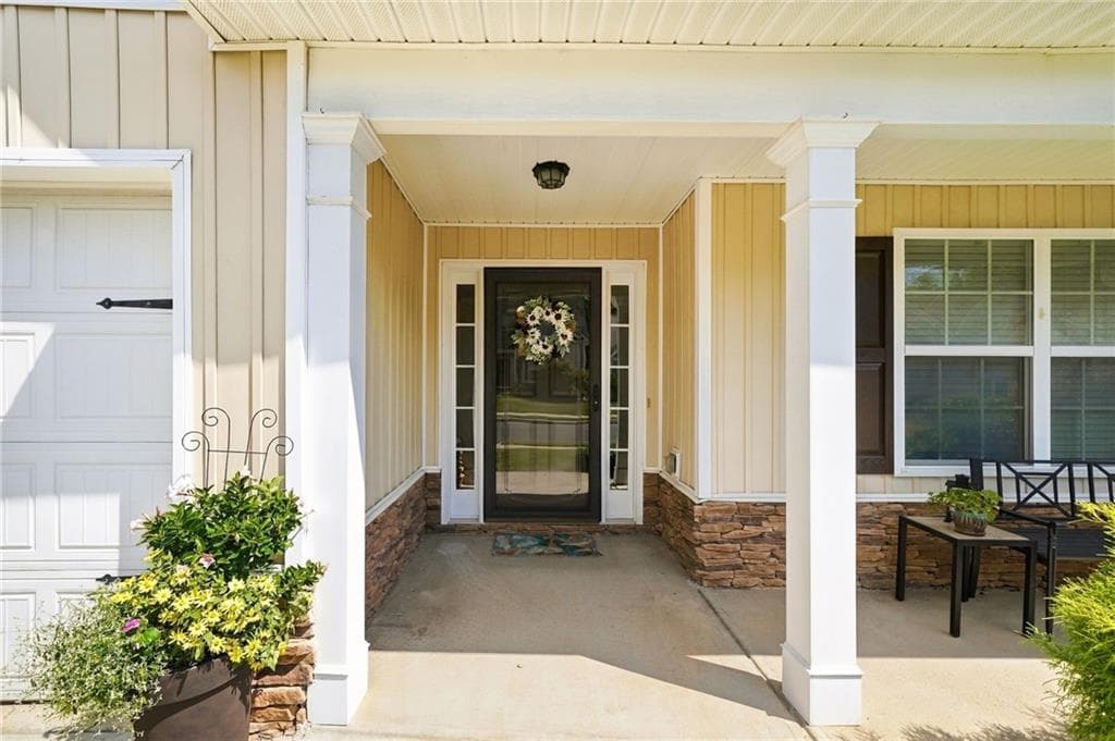 3 bedroom, 2 bathroom, 2,061 sq ft single family residence for sale at 128 Village Drive, Canton, GA 30114 — photo 4