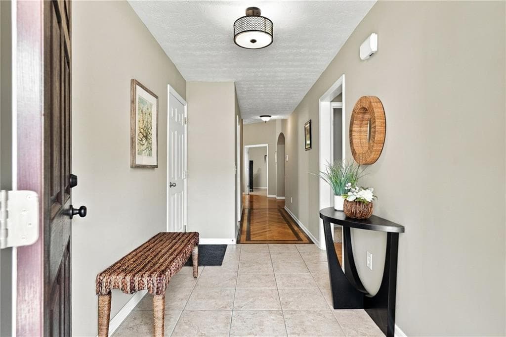 3 bedroom, 2 bathroom, 2,061 sq ft single family residence for sale at 128 Village Drive, Canton, GA 30114 — photo 6