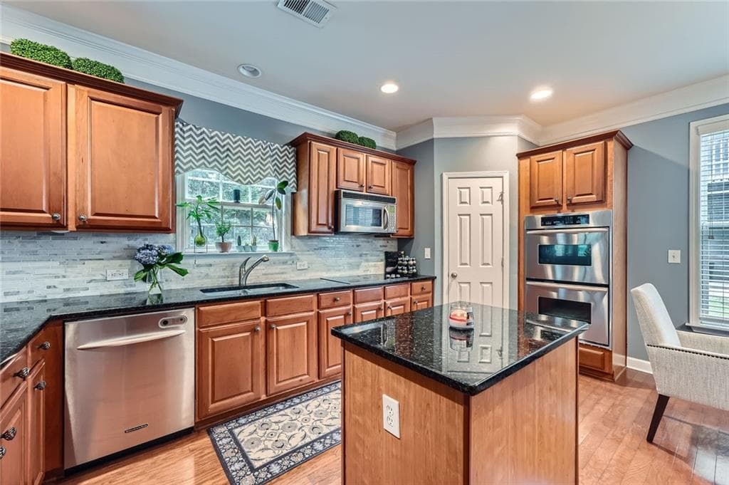 3 bedroom, 3 bathroom, 2,333 sq ft single family residence for sale at 4619 Wynbury Court, Tucker, GA 30084 — photo 9