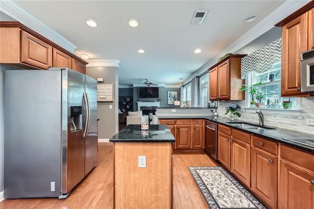 3 bedroom, 3 bathroom, 2,333 sq ft single family residence for sale at 4619 Wynbury Court, Tucker, GA 30084 — photo 10