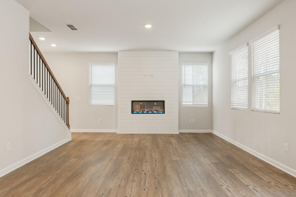 4 bedroom, 4 bathroom, 2,343 sq ft single family residence for sale at 8039 Dickens Drive, Fairburn, GA 30213 — photo 6