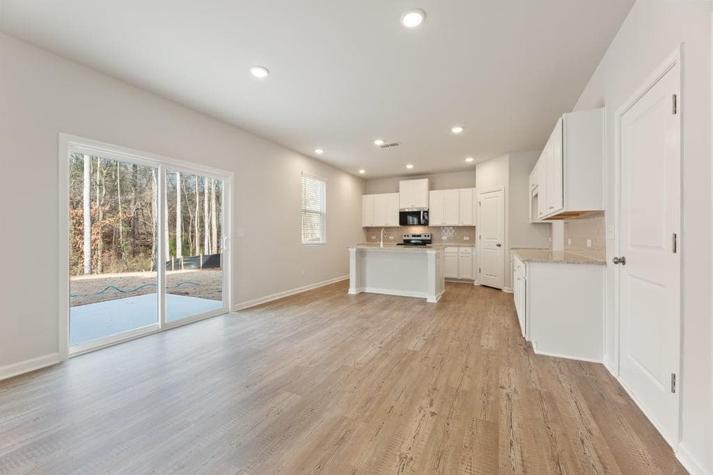 4 bedroom, 4 bathroom, 2,343 sq ft single family residence for sale at 8039 Dickens Drive, Fairburn, GA 30213 — photo 8