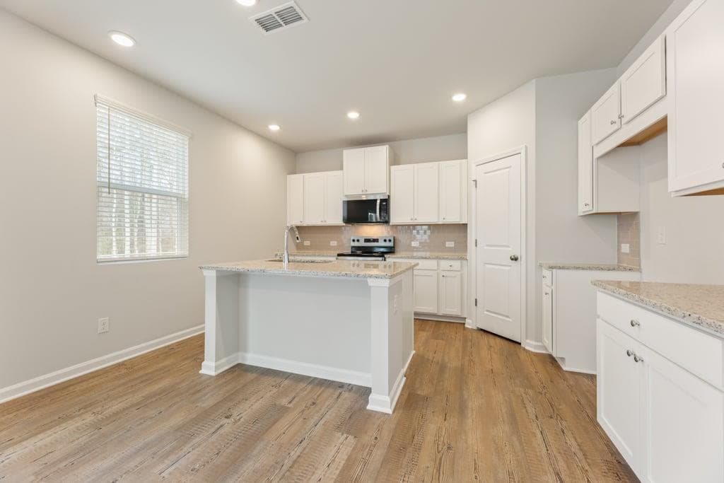 4 bedroom, 4 bathroom, 2,343 sq ft single family residence for sale at 8039 Dickens Drive, Fairburn, GA 30213 — photo 10