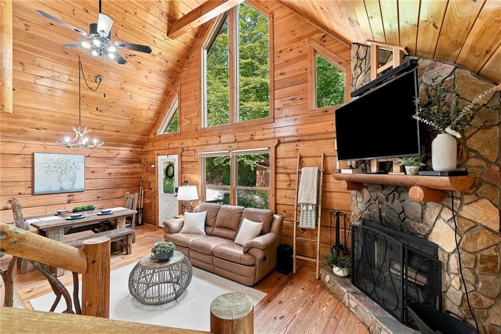 3 bedroom, 3 bathroom, 720 sq ft single family residence for sale at 405 Donna Lee Lane, Mineral Bluff, GA 30559 — photo 4