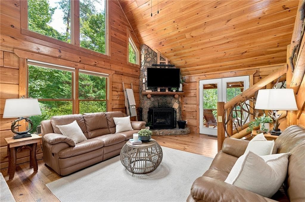 3 bedroom, 3 bathroom, 720 sq ft single family residence for sale at 405 Donna Lee Lane, Mineral Bluff, GA 30559 — photo 5