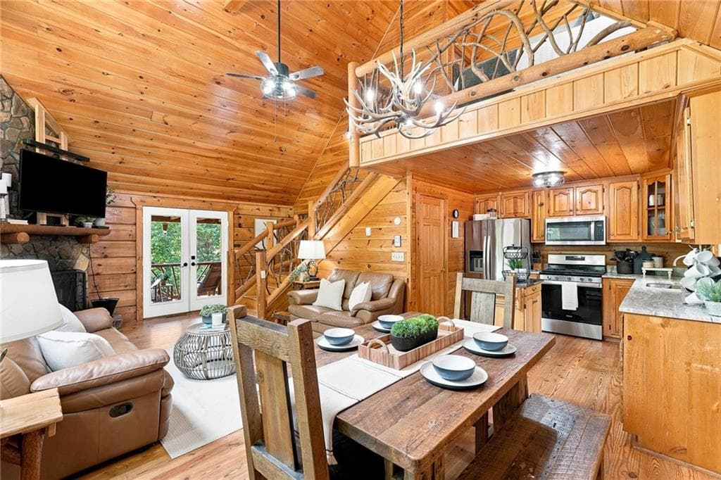 3 bedroom, 3 bathroom, 720 sq ft single family residence for sale at 405 Donna Lee Lane, Mineral Bluff, GA 30559 — photo 8