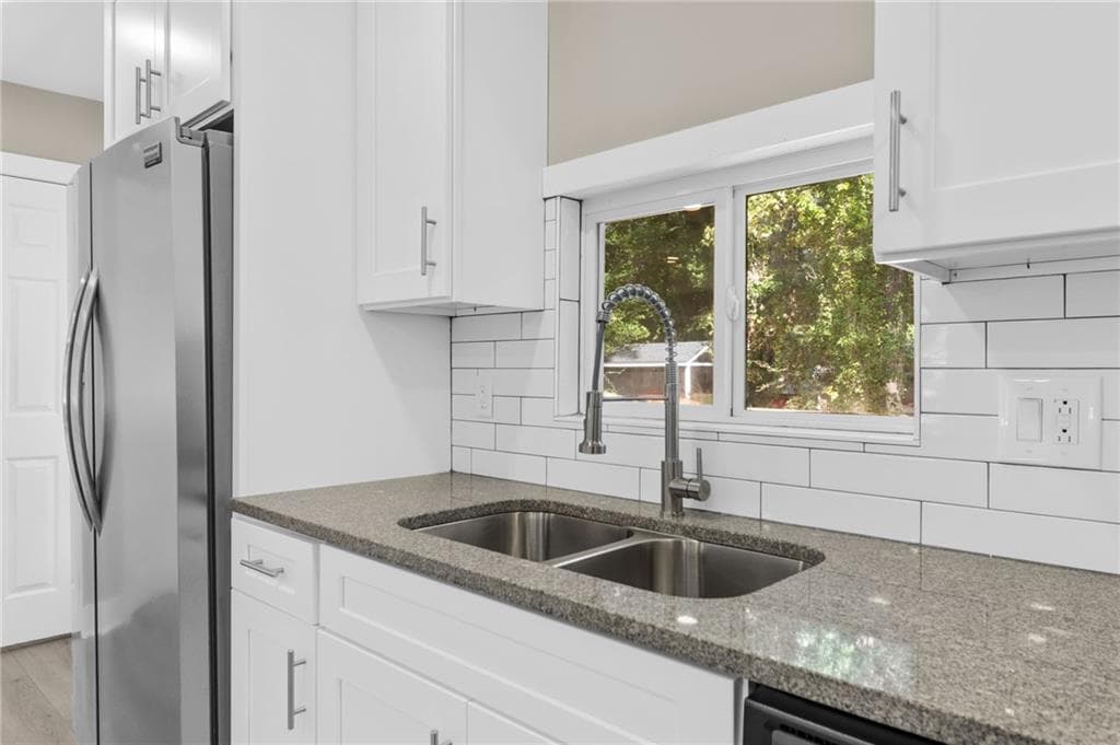 3 bedroom, 4 bathroom, 1,900 sq ft single family residence for sale at 2780 Long Way, Decatur, GA 30032 — photo 9