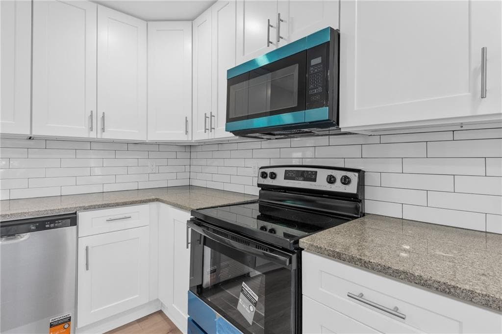 3 bedroom, 4 bathroom, 1,900 sq ft single family residence for sale at 2780 Long Way, Decatur, GA 30032 — photo 10