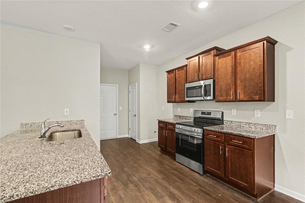 3 bedroom, 3 bathroom, 1,924 sq ft single family residence for sale at 4944 Bridle Run Trail, Douglasville, GA 30135 — photo 7