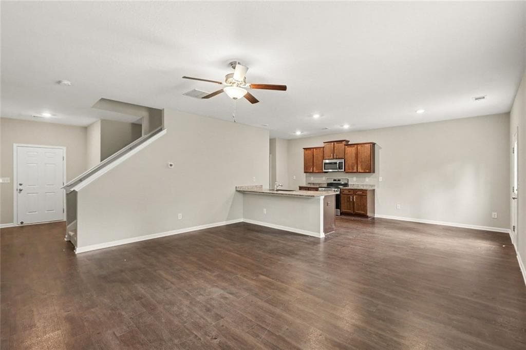 3 bedroom, 3 bathroom, 1,924 sq ft single family residence for sale at 4944 Bridle Run Trail, Douglasville, GA 30135 — photo 9