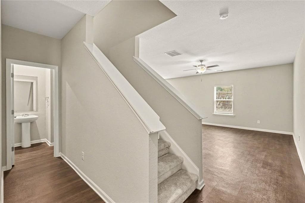 3 bedroom, 3 bathroom, 1,924 sq ft single family residence for sale at 4944 Bridle Run Trail, Douglasville, GA 30135 — photo 10