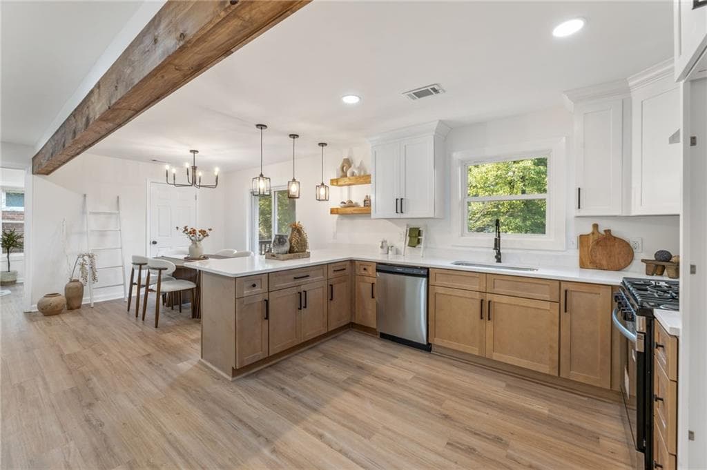 4 bedroom, 2 bathroom, 1,386 sq ft single family residence under contract at 3951 Kirksford Drive, Decatur, GA 30035 — photo 9