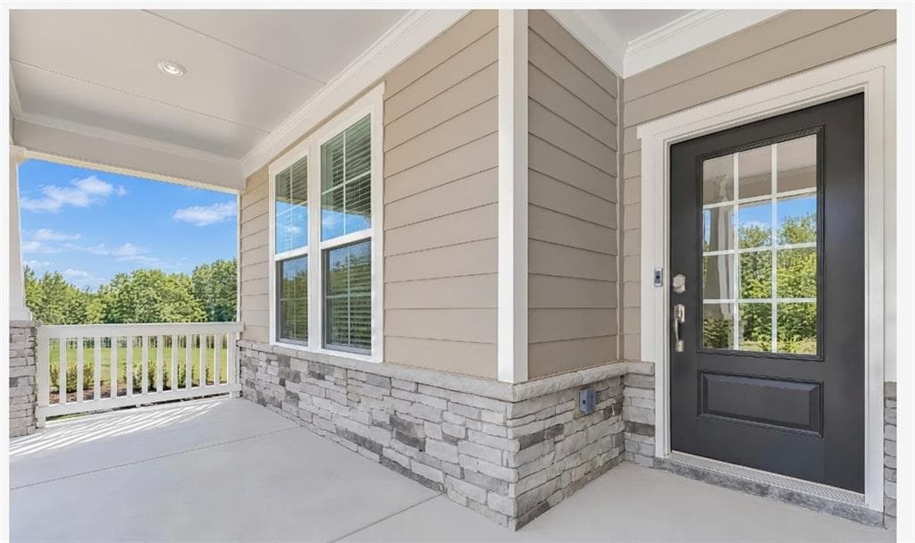 3 bedroom, 2 bathroom, 2,085 sq ft single family residence for sale at 2860 Freshwater Court, Gainesville, GA 30507 — photo 2